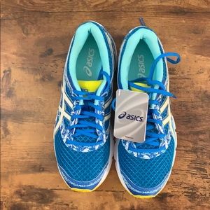 Women’s Asics Running Shoes Size 9